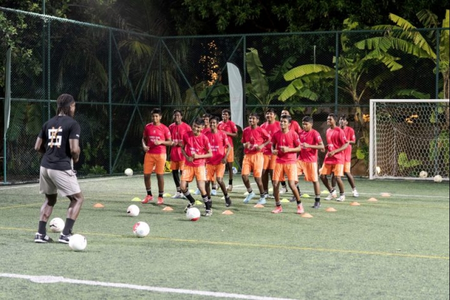 Football Icon Clarence Seedorf Hosts Training Workshops at JOALI BEING