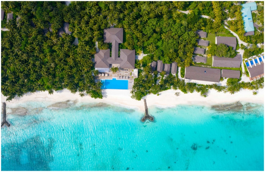 Fiyavalhu Resort Maldives Wins Two Prestigious Titles at the 2025 World Luxury Awards